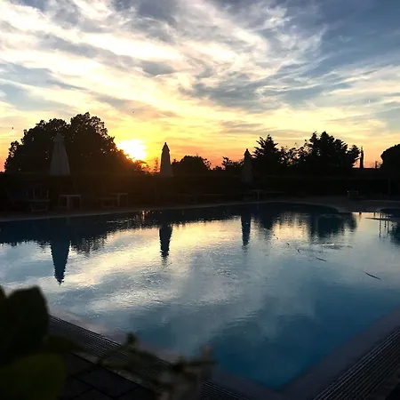 Borgo Etrusco 아파트호텔 4*