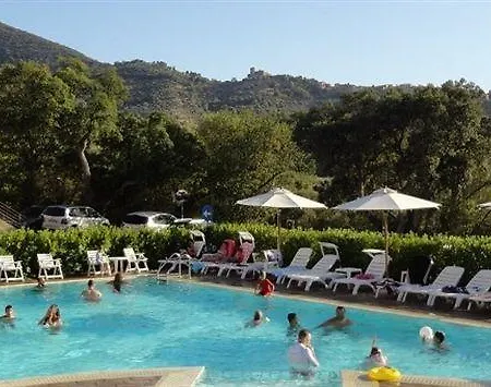 Borgo Etrusco 4* Скарлино